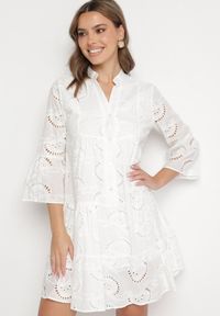 Born2be - Biała Rozkloszowana Sukienka Boho z Haftowanej Tkaniny z Bawełny Loraviel. Okazja: na spacer, na imprezę, na co dzień. Typ kołnierza: dekolt w kształcie V. Kolor: biały. Materiał: tkanina, bawełna. Wzór: haft. Styl: boho #2