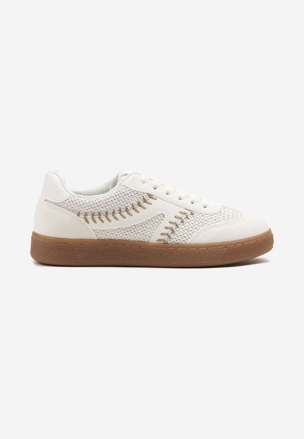 Born2be - Białe Sneakersy Kultowe Tenisówki z Ozdobnymi Przeszyciami i Tweedem Koriarea. Okazja: na co dzień. Kolor: biały. Materiał: jeans