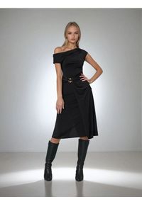 Sinsay - Elegancka sukienka midi - czarny. Kolor: czarny. Styl: elegancki
