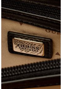 Guess - GUESS Czarna kopertówka damska Adelasia Cnvrtble. Kolor: czarny. Materiał: skórzane. Rodzaj torebki: na ramię