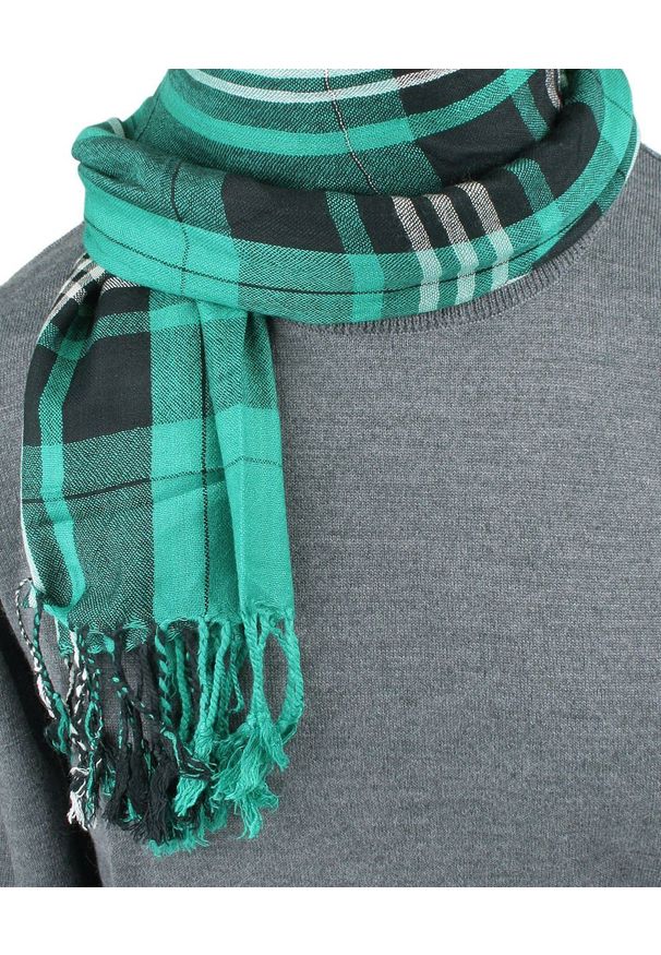 Lekki Szalik Wiosenno-Jesienny - Teer - Turkusowy w Kratę. Okazja: na spacer. Kolor: turkusowy. Materiał: wiskoza. Sezon: wiosna, jesień. Styl: elegancki