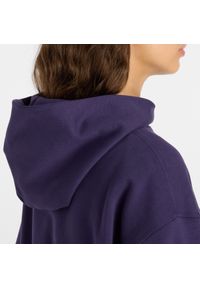 Bluza damska New Balance WT41537BOY – fioletowa. Okazja: na co dzień. Kolor: fioletowy. Materiał: prążkowany, bawełna, dresówka. Wzór: ze splotem. Styl: casual, klasyczny #3