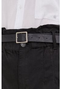 Answear Lab Szorty jeansowe damskie kolor czarny gładkie high waist. Okazja: na co dzień. Stan: podwyższony. Kolor: czarny. Materiał: jeans. Wzór: gładki. Styl: wakacyjny #3