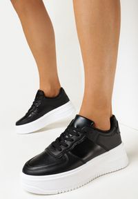 Born2be - Czarno-Białe Sneakersy Aryasephona. Kolor: czarny. Materiał: materiał, skóra ekologiczna. Obcas: na platformie #4