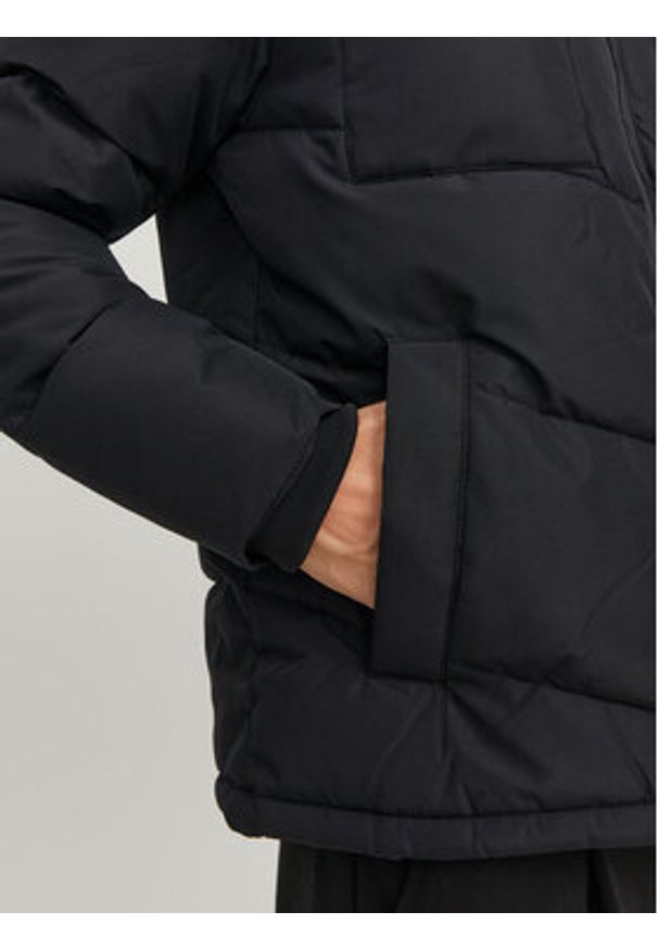 Jack & Jones - Jack&Jones Kurtka zimowa 12236044 Czarny Regular Fit. Kolor: czarny. Materiał: syntetyk. Sezon: zima