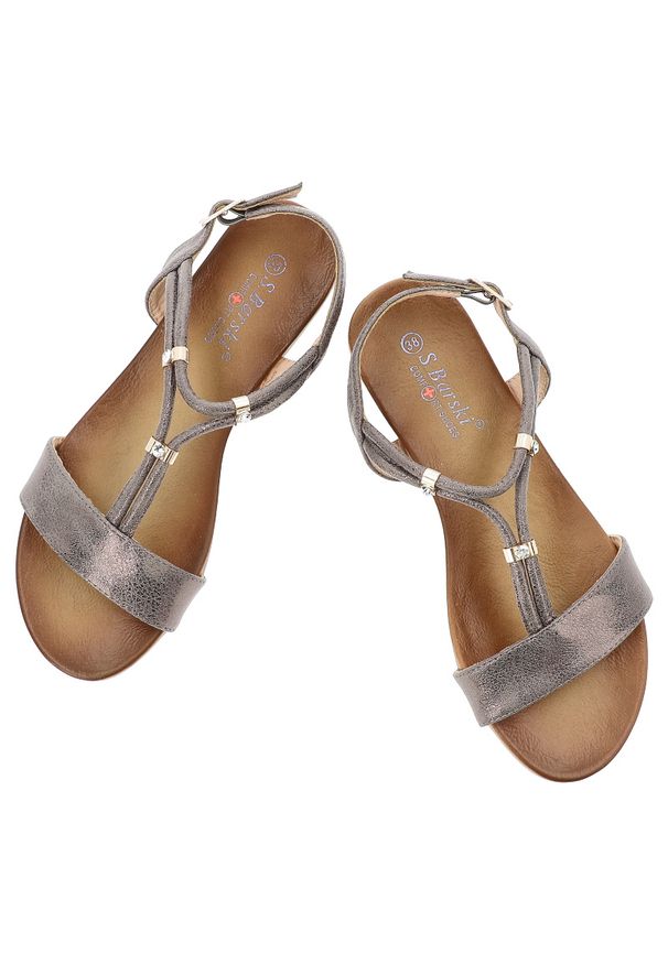 S.Barski - Sandały damskie S. Barski, na płaskim obcasie z eko skóry zapinane na sprzączkę, grafitowe, KV51-120. Okazja: na co dzień. Zapięcie: sprzączka. Kolor: szary. Materiał: skóra. Sezon: lato. Obcas: na obcasie. Styl: casual, klasyczny, elegancki. Wysokość obcasa: niski