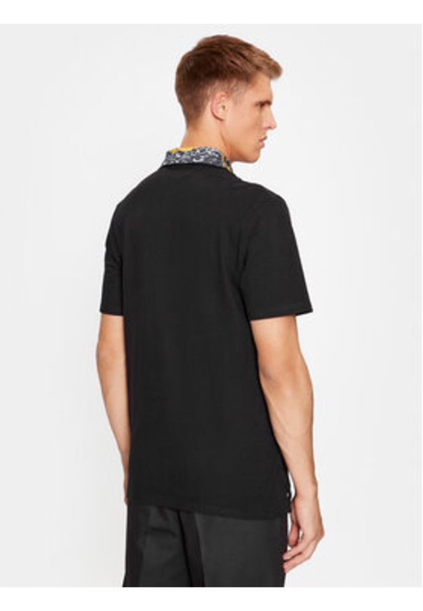 Just Cavalli Polo 75OAGT04 Czarny Regular Fit. Typ kołnierza: polo. Kolor: czarny. Materiał: bawełna