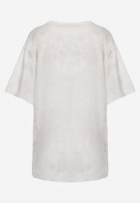 Born2be - Biały Bawełniany T-shirt Oversize z Haftowanym Napisem z Cekinami Aewai. Okazja: na co dzień. Kolor: biały. Materiał: bawełna. Wzór: haft, napisy. Styl: casual, elegancki #4