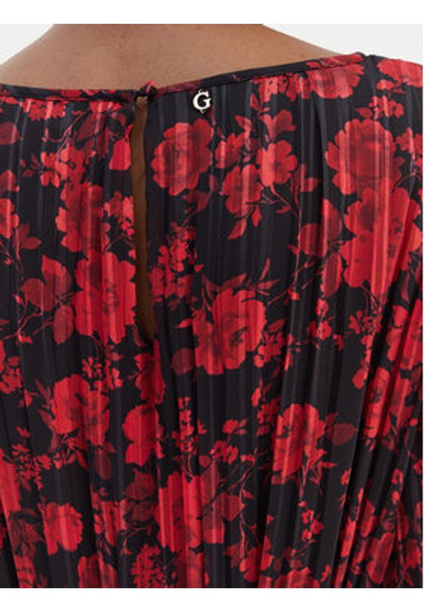 Guess Sukienka codzienna W6RK37 WJ712 Czerwony Regular Fit. Okazja: na co dzień. Kolor: czerwony. Materiał: syntetyk. Typ sukienki: proste. Styl: casual