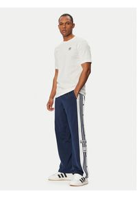 Adidas - adidas Spodnie dresowe Adibreak Classic KD1515 Granatowy Regular Fit. Kolor: niebieski. Materiał: syntetyk #4