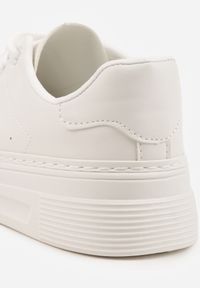 Born2be - Białe Klasyczne Sneakersy VICES w Stylu Tenisówek na Grubej Podeszwie Galanatea. Kolor: biały. Materiał: jeans. Wzór: gładki #3