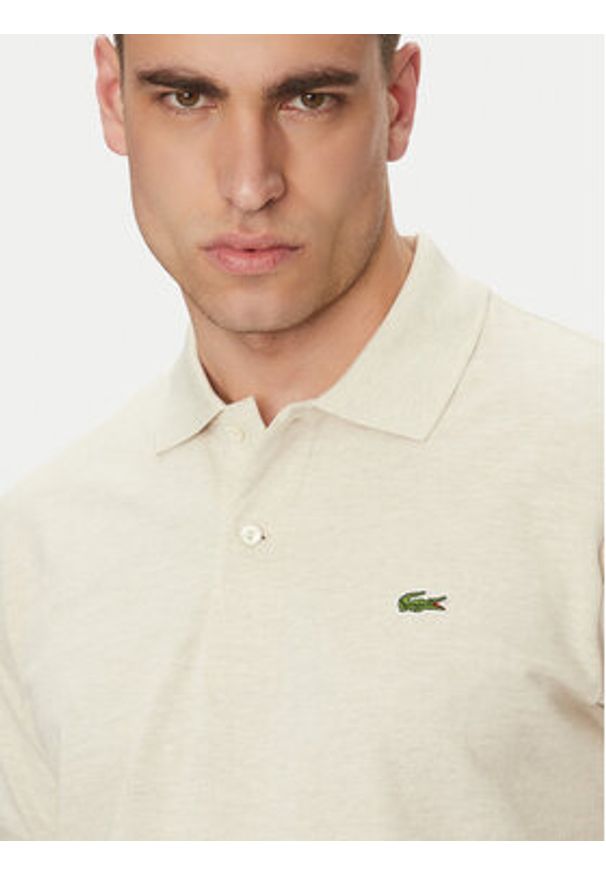 Lacoste Polo L1264 Beżowy Classic Fit. Typ kołnierza: polo. Kolor: beżowy. Materiał: bawełna