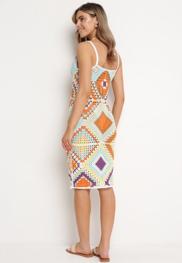 Born2be - Żółta Wzorzysta Sukienka Midi z Szydełkowej Bawełny na Cienkich Ramiączkach Juliesa. Kolor: żółty. Materiał: bawełna. Długość rękawa: na ramiączkach. Wzór: geometria. Sezon: wiosna, lato. Długość: midi