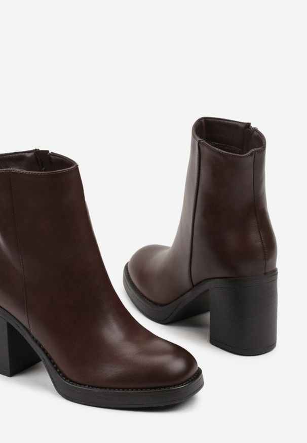 Renee - Brązowe Eleganckie Botki z Cholewką do Kostki na Słupku Esleana. Kolor: brązowy. Materiał: jeans. Szerokość cholewki: normalna. Sezon: zima. Obcas: na słupku. Styl: elegancki
