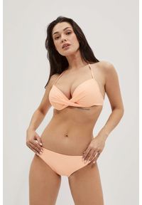 MOODO - Dół od bikini z gładkiego materiału brzoskwiniowy. Kolor: pomarańczowy. Materiał: materiał. Wzór: gładki