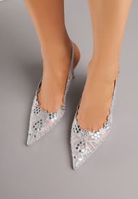 Renee - Srebrne Sandały na Szpilce Slingback z Ażurową Cholewką Latilena. Okazja: na spotkanie biznesowe, na co dzień. Nosek buta: szpiczasty. Zapięcie: sprzączka. Kolor: srebrny. Wzór: ażurowy. Sezon: lato. Obcas: na szpilce. Styl: biznesowy, casual, elegancki #3