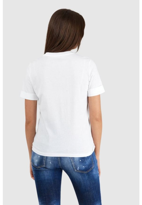 Guess - GUESS Biały t-shirt damski z nadrukiem. Kolor: biały. Materiał: bawełna. Długość rękawa: krótki rękaw. Wzór: nadruk