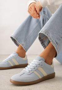 Renee - Granatowe Casualowe Sneakersy na Płaskiej Podeszwie z Paskami Jereria. Okazja: na co dzień. Zapięcie: pasek. Kolor: niebieski. Materiał: jeans. Obcas: na płaskiej podeszwie #1