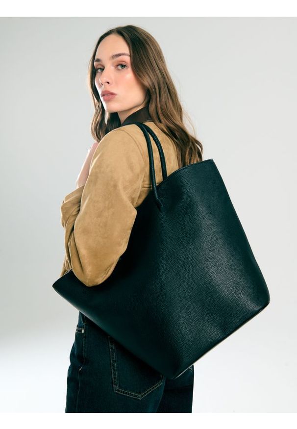 Sinsay - Torebka typu tote - czarny. Kolor: czarny