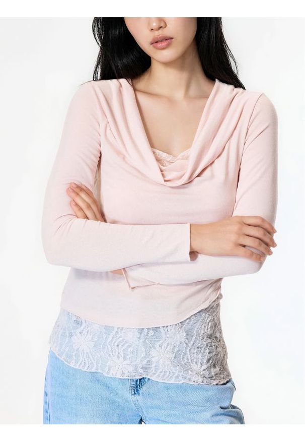 Reserved - Bluzka z koronkową wstawką - pastelowy róż. Kolor: różowy. Materiał: koronka