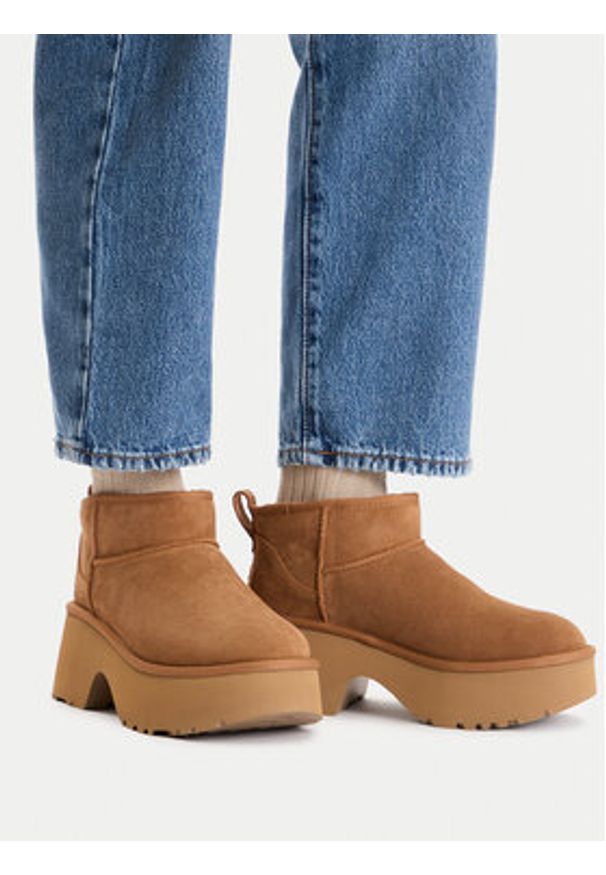 Ugg Śniegowce W Classic Ultra Mini Heights 1158311 Brązowy. Kolor: brązowy. Materiał: skóra, zamsz