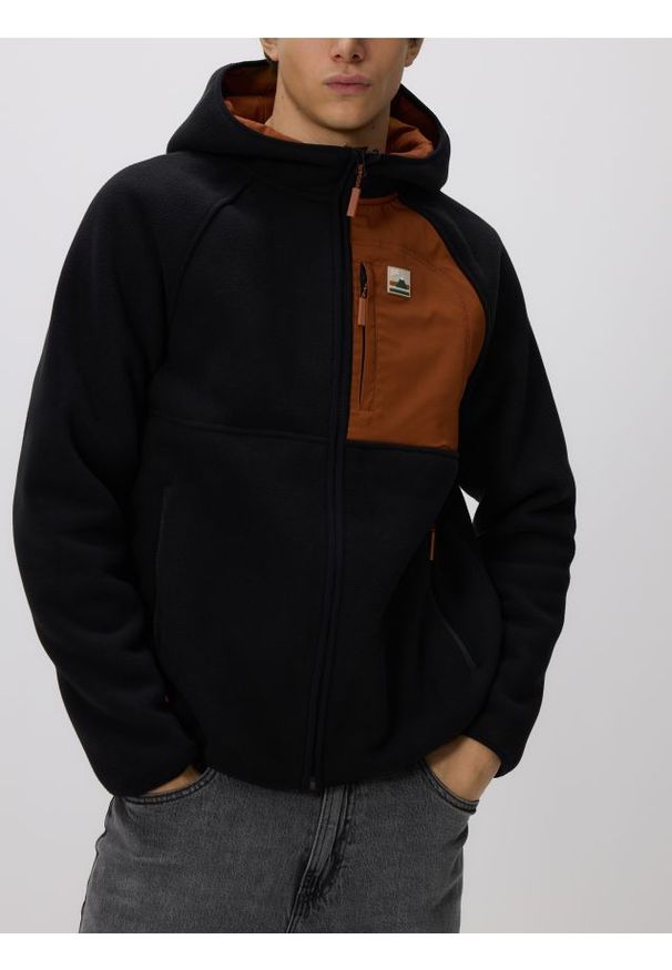 Reserved - Polarowa bluza z kapturem - czarny. Typ kołnierza: kaptur. Kolor: czarny. Materiał: polar