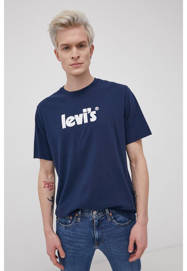 Levi's® - Levi's T-shirt bawełniany kolor granatowy z nadrukiem 16143.0393-Blues. Okazja: na spotkanie biznesowe. Kolor: niebieski. Materiał: bawełna. Wzór: nadruk. Styl: biznesowy
