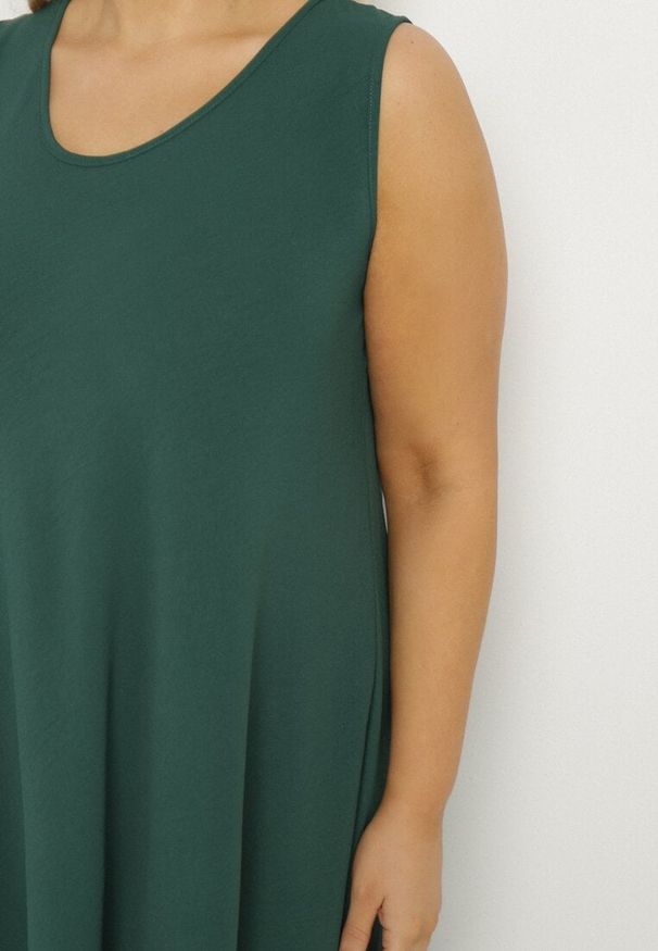 Born2be - Ciemnozielona Rozkloszowana Sukienka z Bawełną Nairilo. Okazja: na spacer. Kolor: zielony. Materiał: bawełna. Sezon: lato. Styl: klasyczny, elegancki