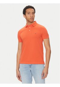 TOMMY HILFIGER - Tommy Hilfiger Polo 1985 MW0MW17771 Pomarańczowy Slim Fit. Typ kołnierza: polo. Kolor: pomarańczowy. Materiał: bawełna