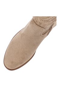 Beżowe Kozaki S.Barski Eleganckie Obuwie Damskie. Okazja: na co dzień. Kolor: beżowy. Materiał: zamsz, jeans, materiał. Wzór: ażurowy, aplikacja. Sezon: zima, jesień. Obcas: na obcasie. Styl: elegancki. Wysokość obcasa: niski #3