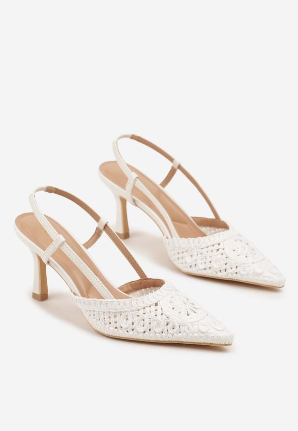 Renee - Białe Ażurowe Sandały Vices na Szpilce Typu Slingback Erathiela. Okazja: na co dzień. Kolor: biały. Materiał: jeans. Wzór: ażurowy. Obcas: na szpilce. Styl: elegancki, casual