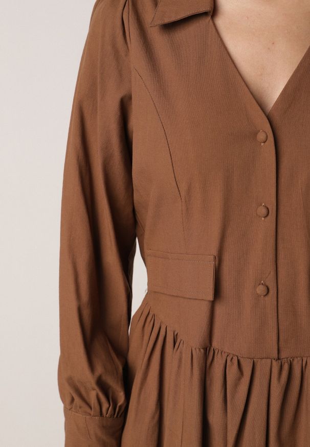 Born2be - Brązowa Bawełniano-Wiskozowa Sukienka Koszulowa z Imitacją Kieszeni Biriala. Okazja: na co dzień. Kolor: brązowy. Materiał: wiskoza, bawełna. Typ sukienki: koszulowe. Styl: elegancki, klasyczny, casual