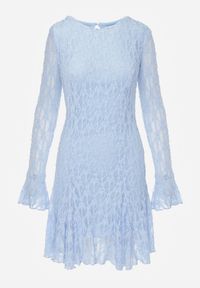 Renee - Niebieska Sukienka z Koronki Ozdobiona Rozkloszowanymi Rękawami Cinalata. Kolor: niebieski. Materiał: koronka. Wzór: aplikacja, koronka. Typ sukienki: rozkloszowane. Styl: elegancki, klasyczny #2