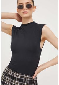 Abercrombie & Fitch body damskie kolor czarny z półgolfem. Kolor: czarny. Materiał: dzianina. Długość: krótkie. Wzór: gładki #1