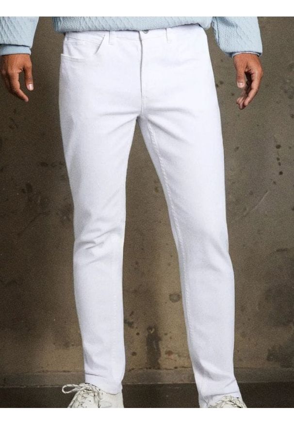 Sinsay - Jeansy slim - biały. Kolor: biały. Materiał: jeans