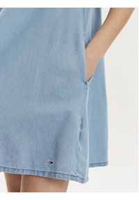 Tommy Jeans Sukienka codzienna Chambray DW0DW17932 Niebieski Relaxed Fit. Okazja: na co dzień. Kolor: niebieski. Materiał: bawełna. Typ sukienki: proste. Styl: casual