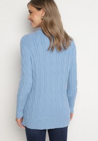 Born2be - Niebieski Sweter z Wiskozą i Ozdobnym Splotem Savria. Okazja: na co dzień. Kolor: niebieski. Materiał: wiskoza. Wzór: ze splotem. Styl: klasyczny, casual #3