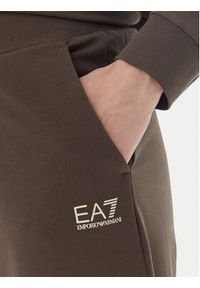 EA7 Emporio Armani Dres 7W000115 AF13135 U6139 Brązowy Regular Fit. Kolor: brązowy. Materiał: bawełna #3