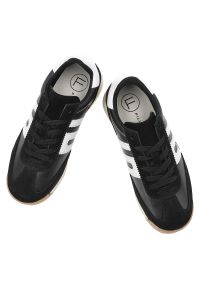 Sneakersy damskie Filippo, cholewka ze skóry naturalnej licowej i zamszowej wiązany fason z zabudowanym przodem, czarne, DP7686/26. Okazja: na co dzień. Zapięcie: sznurówki. Kolor: czarny. Materiał: skóra, zamsz. Szerokość cholewki: normalna #4