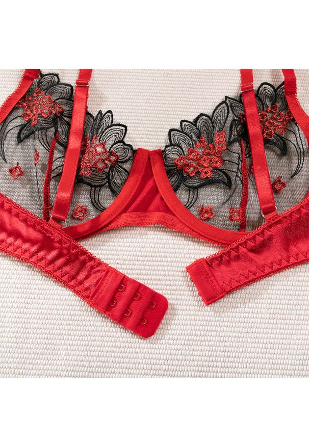 Intica - Komplet bielizny z haftem kwiatowym na romantyczne okazje Mounah. Kolor: wielokolorowy. Materiał: materiał. Wzór: haft, kwiaty