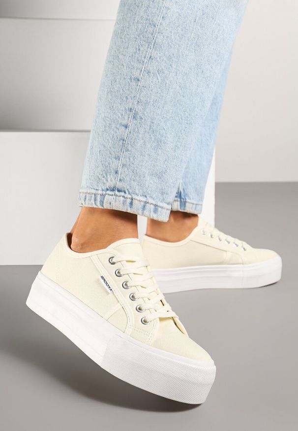 Born2be - Beżowe Klasyczne Trampki na Grubej Podeszwie Maireli. Okazja: na co dzień. Kolor: beżowy. Materiał: jeans. Styl: klasyczny