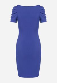 Born2be - Niebieska Sukienka o Dopasowanym Kroju z Bufiastymi Rękawami Aravitia. Okazja: na co dzień. Kolor: niebieski. Typ sukienki: proste, dopasowane. Styl: casual #4