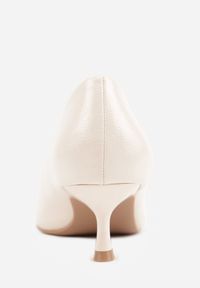 Renee - Beżowe Czółenka na Kaczuszce Rhaepheme. Kolor: beżowy. Obcas: na szpilce. Styl: elegancki. Wysokość obcasa: średni #9