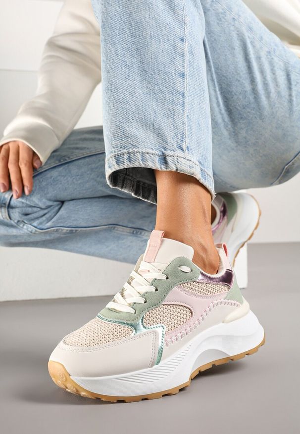 Born2be - Beżowo-Zielone Sneakersy z Metalicznymi Wstawkami Evelsemi. Okazja: na co dzień. Kolor: beżowy. Materiał: jeans
