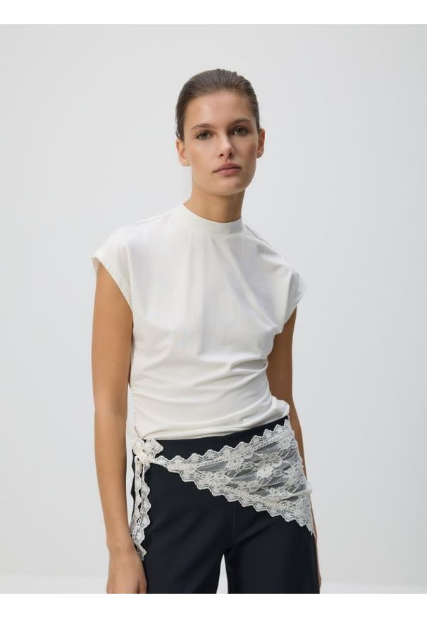 Reserved - Bluzka z marszczeniem - złamana biel. Materiał: dzianina