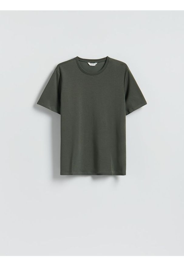 Reserved - Gładki t-shirt regular fit - ciemnozielony. Kolor: zielony. Materiał: dzianina, bawełna. Wzór: gładki