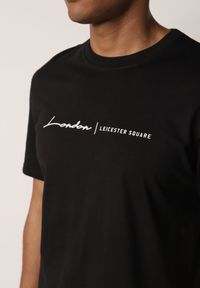 Born2be - Czarna Koszulka T-shirt z Bawełny z Ozdobnym Nadrukiem Daphileia. Okazja: na co dzień. Kolor: czarny. Materiał: bawełna. Długość: krótkie. Wzór: nadruk. Styl: casual #5