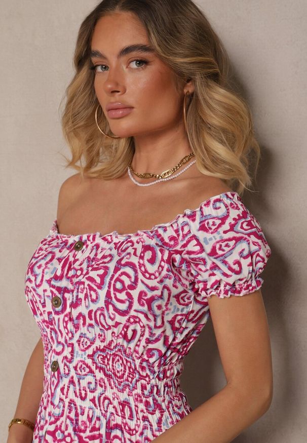 Renee - Różowa Sukienka Bawełniana z Gumką w Talii i Ornamentalnym Printem Natilessae. Okazja: na co dzień. Kolor: różowy. Materiał: bawełna. Wzór: nadruk. Styl: casual, elegancki