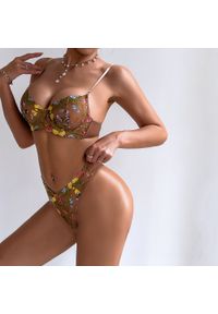 Intica - Zestaw bielizny z haftem elegancki i wygodny Wibekke. Kolor: brązowy. Materiał: tkanina, materiał. Wzór: haft #3