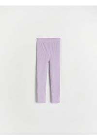 Reserved - Dzianinowe legginsy w prążek - lawendowy. Kolor: fioletowy. Materiał: dzianina. Wzór: prążki